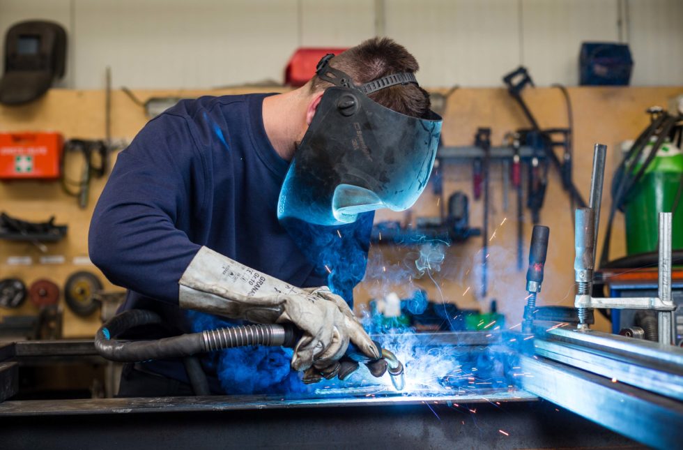 Metallbauer Und Feinwerkmechaniker 2021 - Traumberufe Im Handwerk