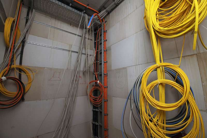 Lange Kabel sauber aufgewickelt und sortiert - Traumberufe Elektroniker und Informationselektroniker 2023