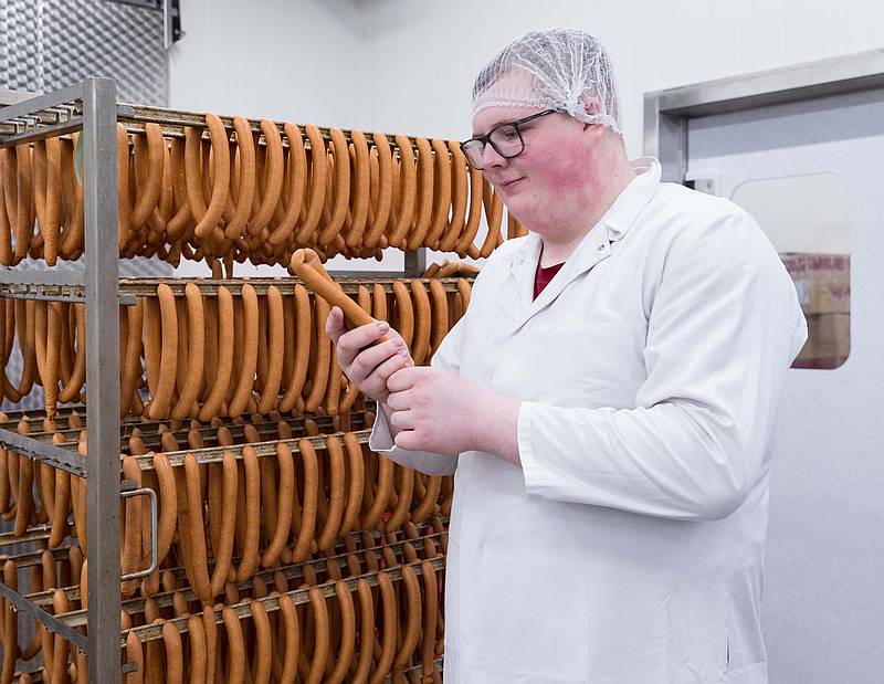 Knackige Wiener Würstchen - Ausbildung zum Fleischer und Fachverkäufer 2024