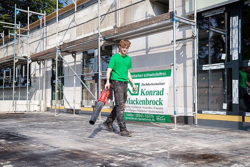 Dachdecker-Azubi Davin Bödger - Ausbildung Dachdecker 2024