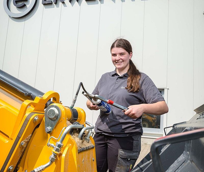 „Die Arbeit an den Baumaschinen macht mir mega-viel Spaß“