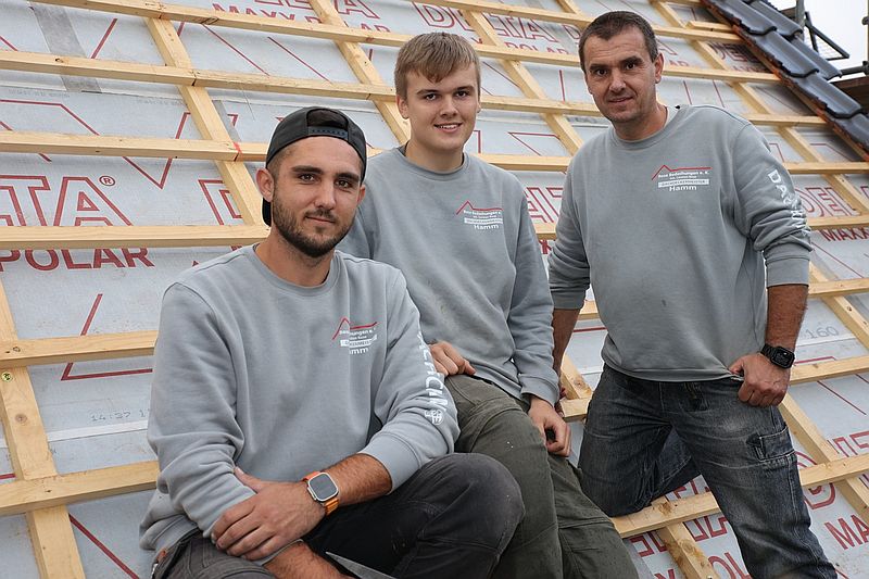 Carsten Rose (rechts) und die Söhne - Ausbildung Dachdecker 2024 Hamm