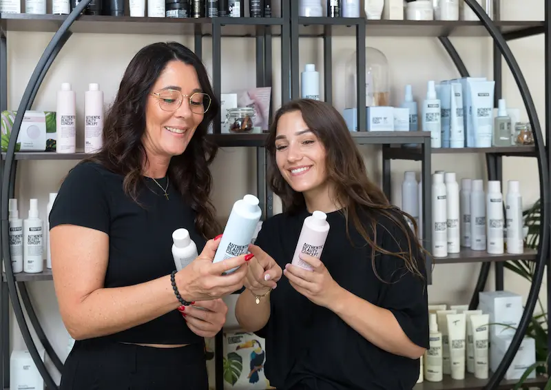 Melanie Krämer und Michelle Virtale im Salon. Traumberufe Friseur 2026