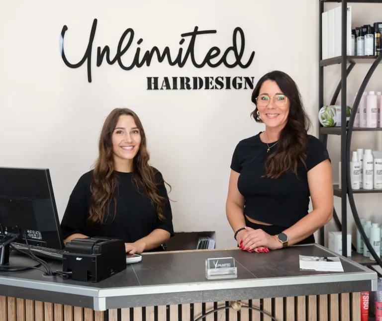 Michelle Virtale und Melanie Kr&auml;mer im Salon. Traumberufe Friseur 2026