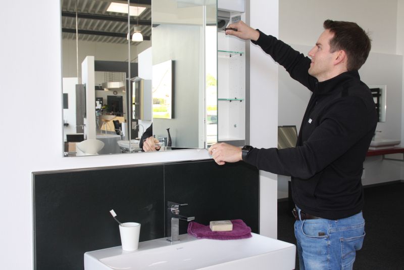 Matthias Hardes bei der Arbeit - Traumberufe Anlagenmechaniker für SHK 2023