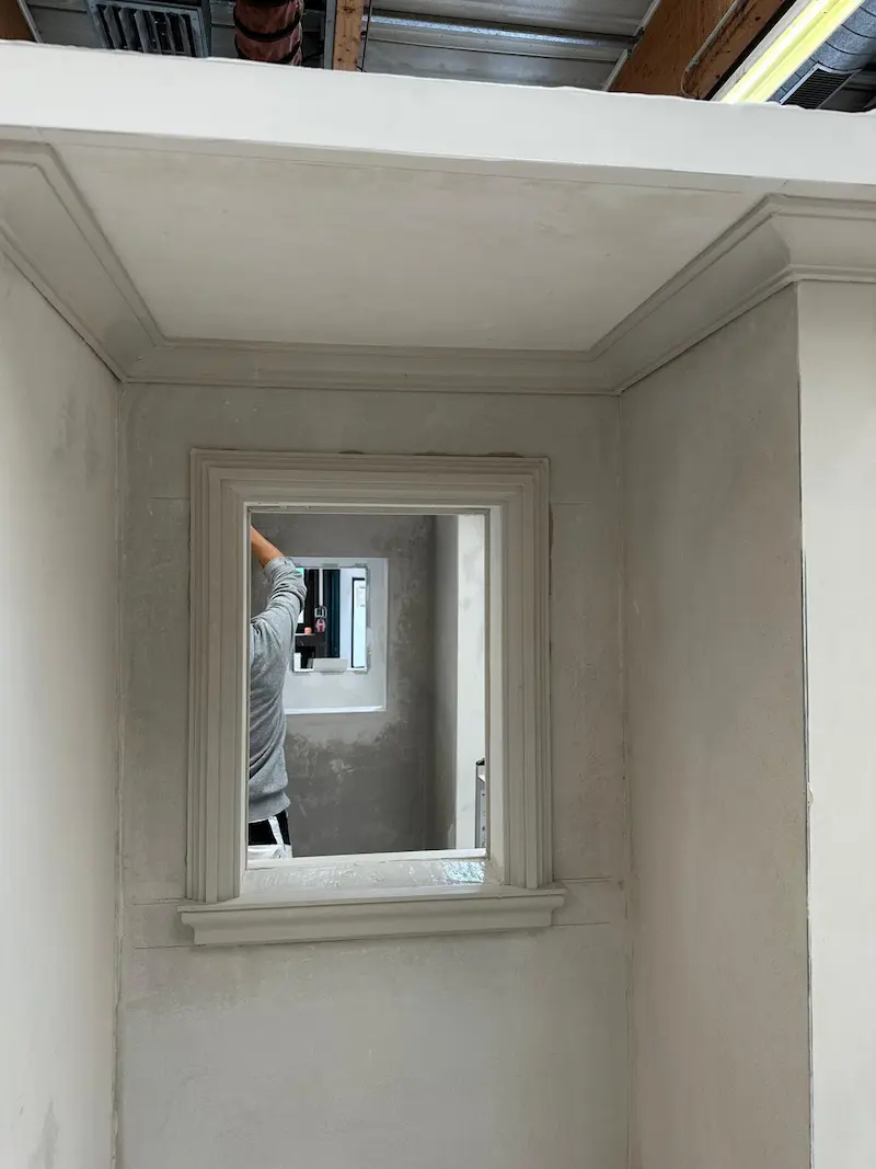 Übungsraum Fenstereinfassung Stuck. Traumberufe Stuckateur 2026