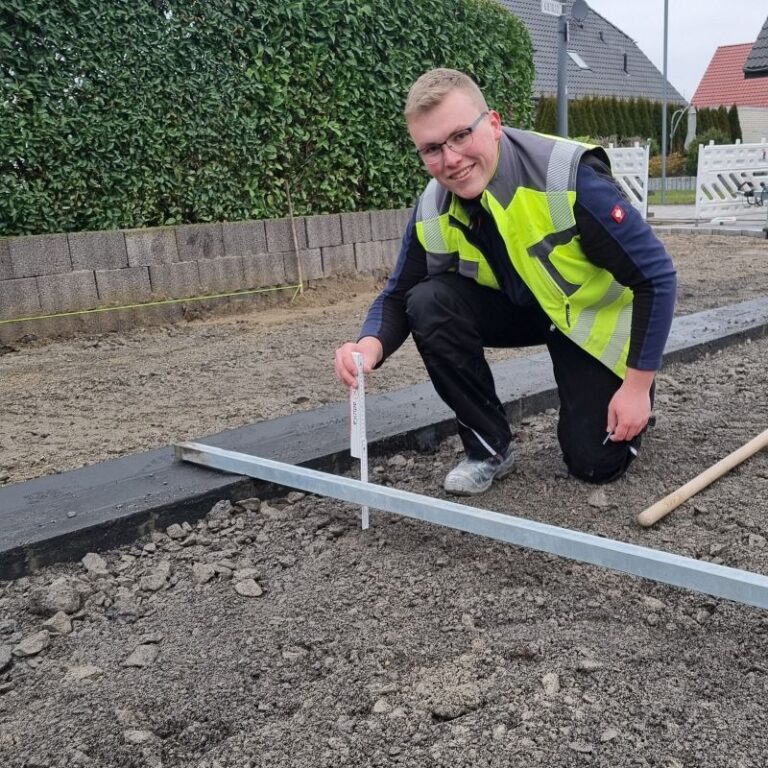 Ben Bilke auf der Baustelle - Traumberufe Maurer 2023