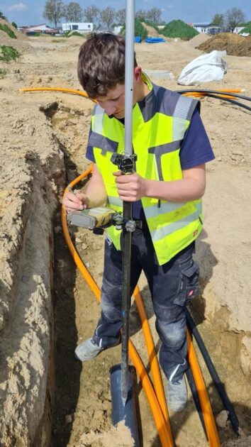 Luca Marcel Röper auf der Baustelle - Traumberufe Maurer 2023
