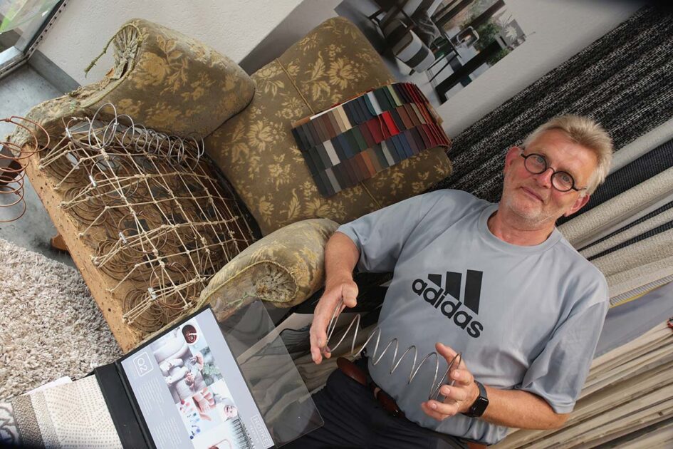 Leidenschaft fürs Polstern: Aus so einem Sessel mit geschnürtem Federkern macht Christoph Ringkamp mit Vorliebe ein neues Schmuckstück. (Foto: Markus Liesegang)